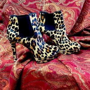 Gianni Bini ankle pony boots